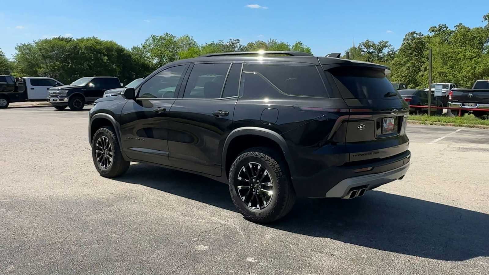 Thumbnail: 2025 Chevrolet Traverse - 6