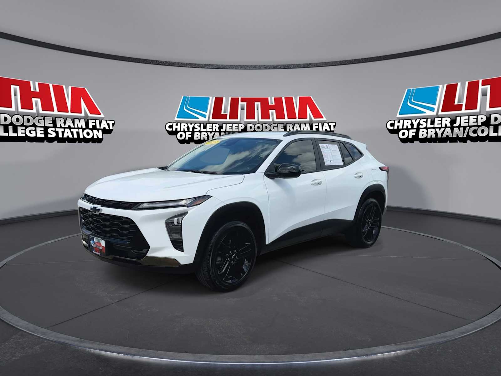 Thumbnail: 2025 Chevrolet Trax - 4