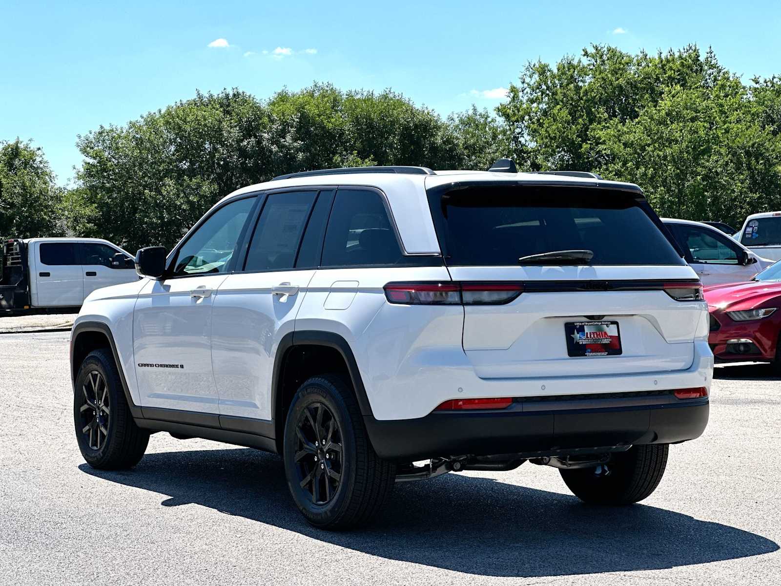 Thumbnail: 2026 Jeep Grand Cherokee - 13