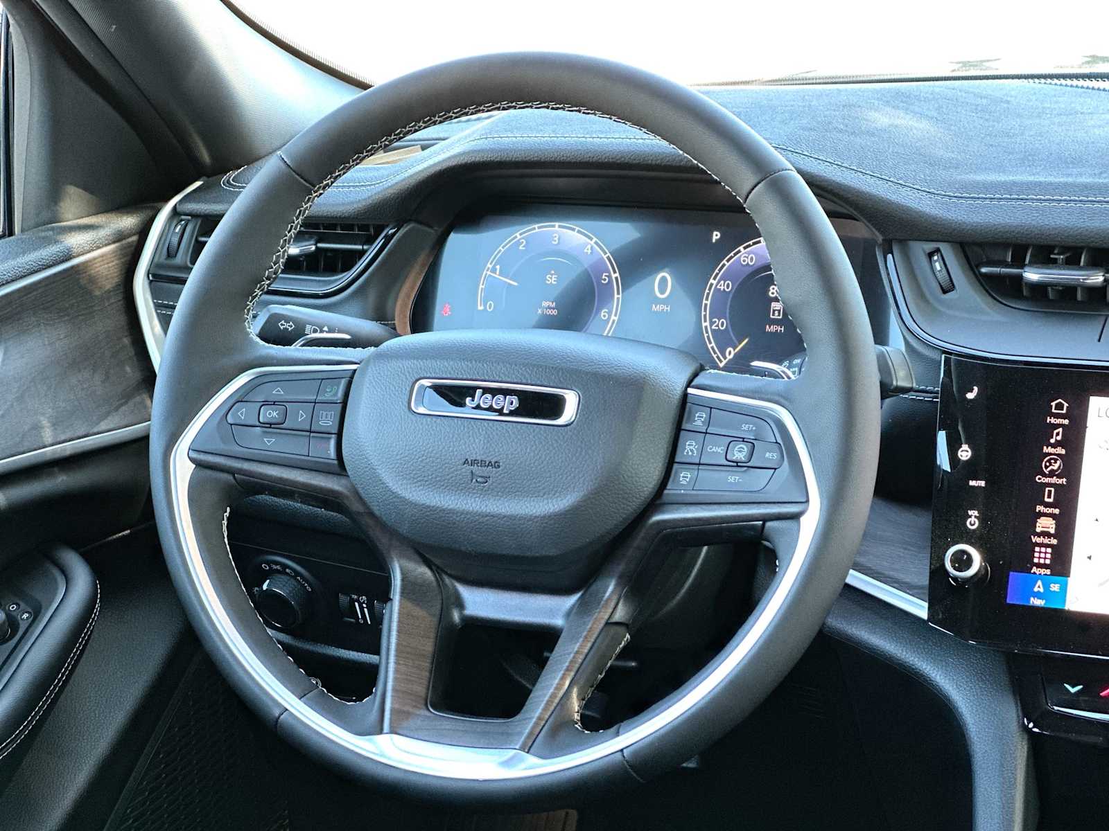 Thumbnail: 2026 Jeep Grand Cherokee - 27