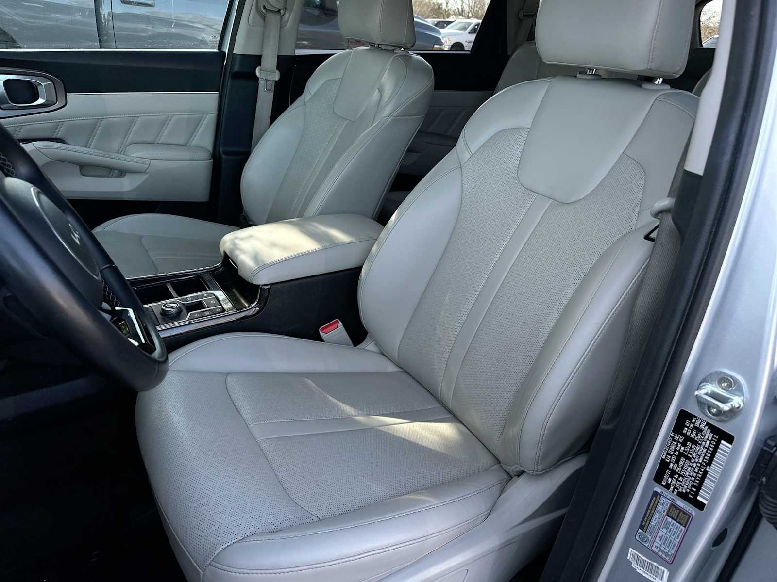 Thumbnail: 2022 Kia Sorento - 17