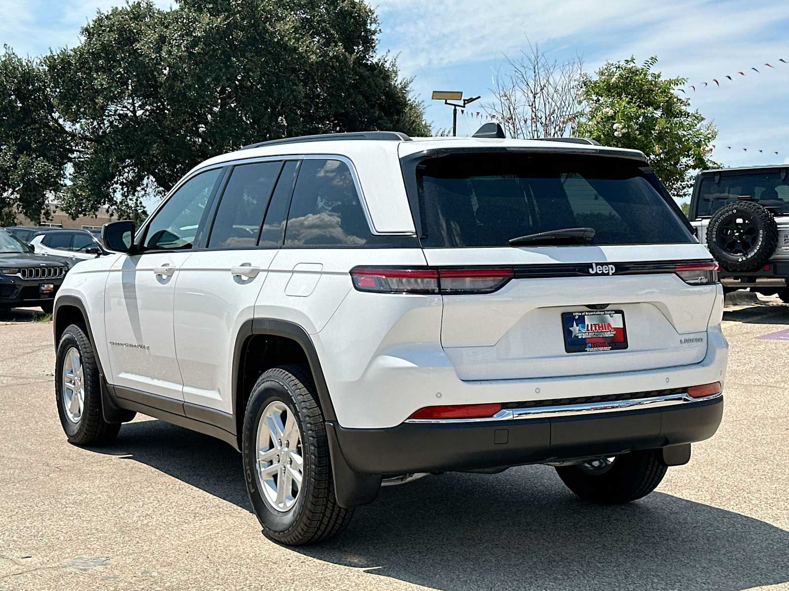 Thumbnail: 2025 Jeep Grand Cherokee - 13