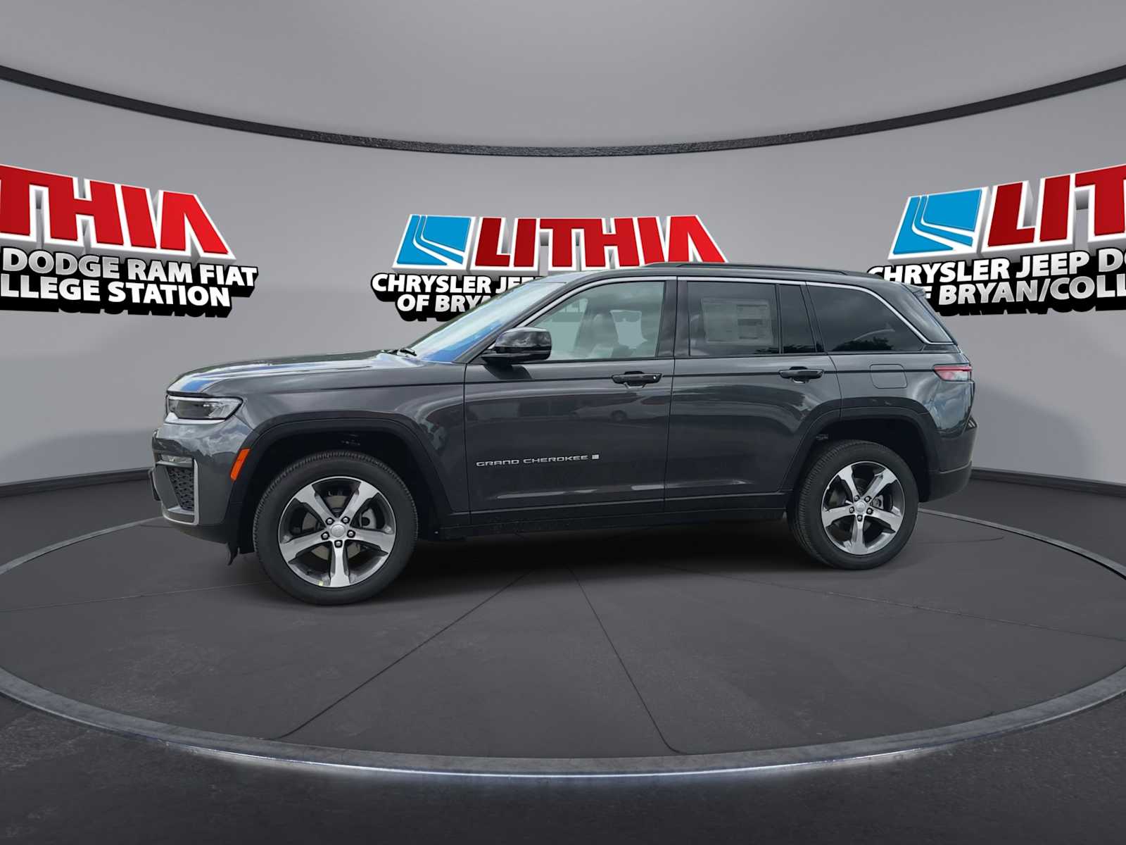 Thumbnail: 2026 Jeep Grand Cherokee - 4