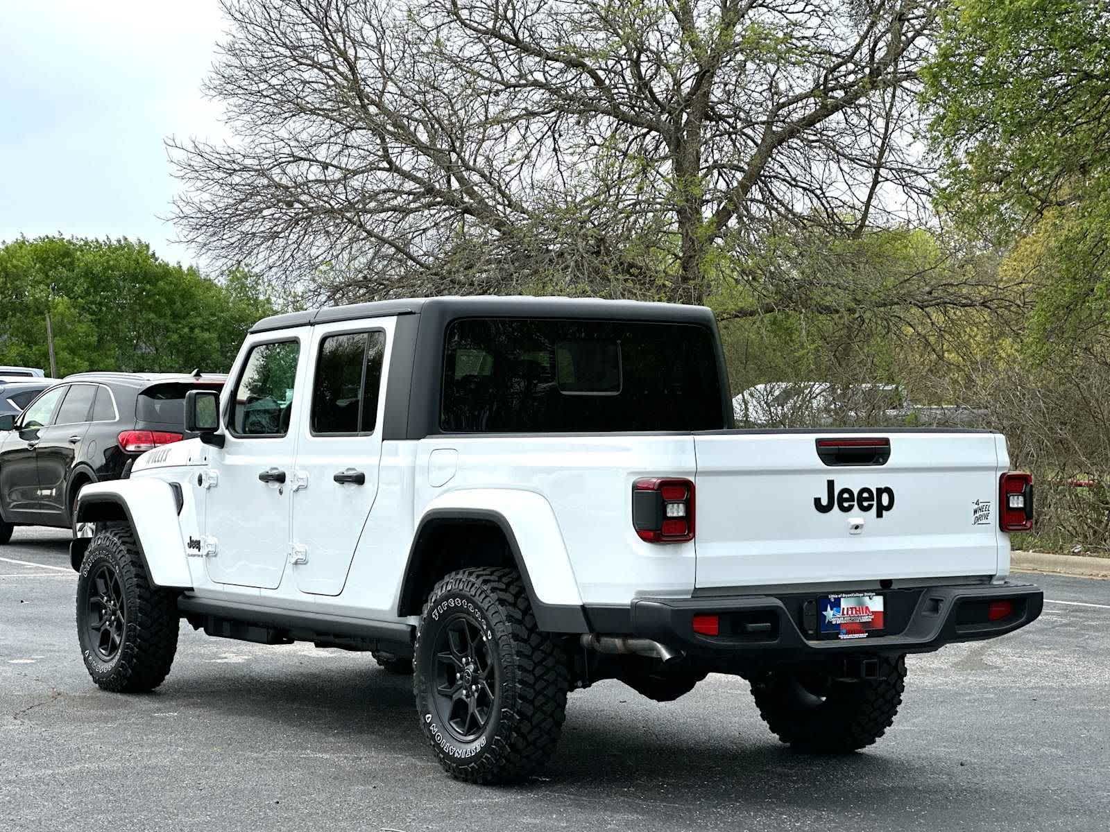 Thumbnail: 2026 Jeep Gladiator - 13