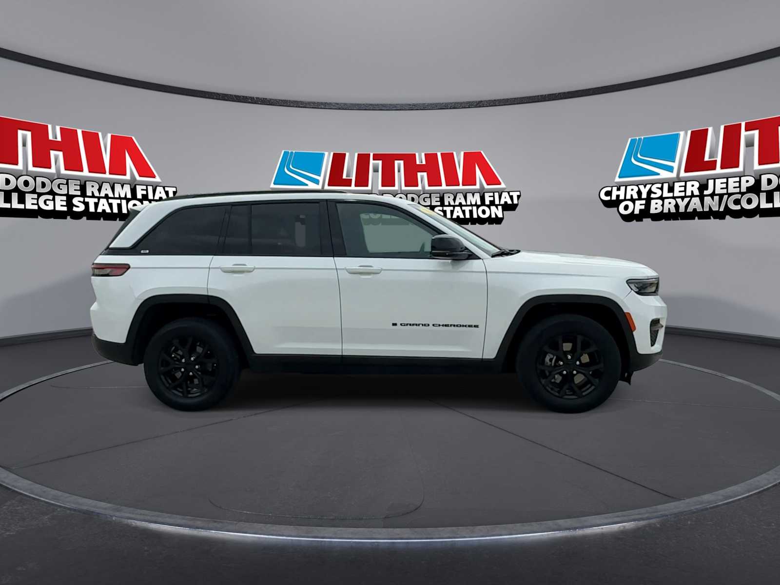 Thumbnail: 2024 Jeep Grand Cherokee - 9