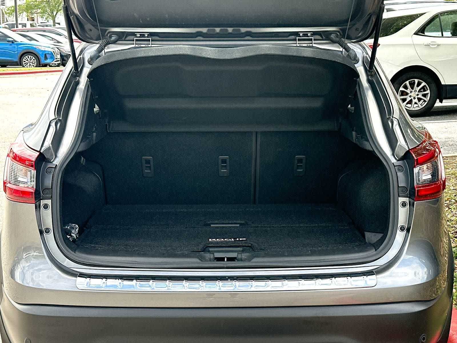 Thumbnail: 2022 Nissan Rogue Sport - 28