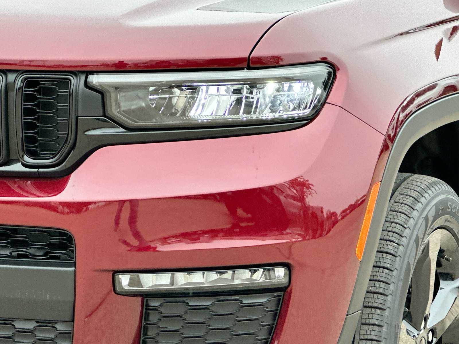 Thumbnail: 2025 Jeep Grand Cherokee - 16