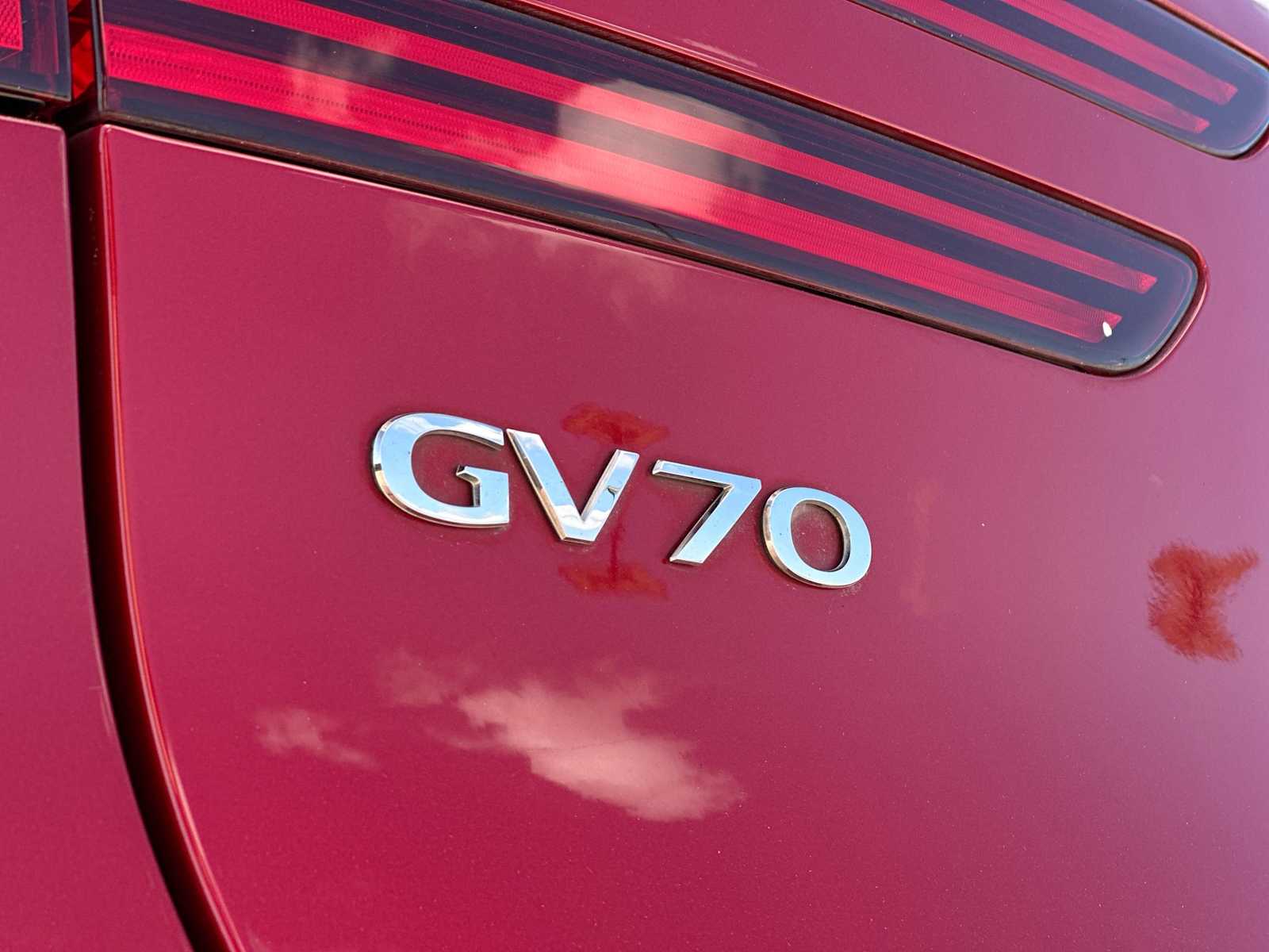 Thumbnail: 2022 Genesis GV70 - 15