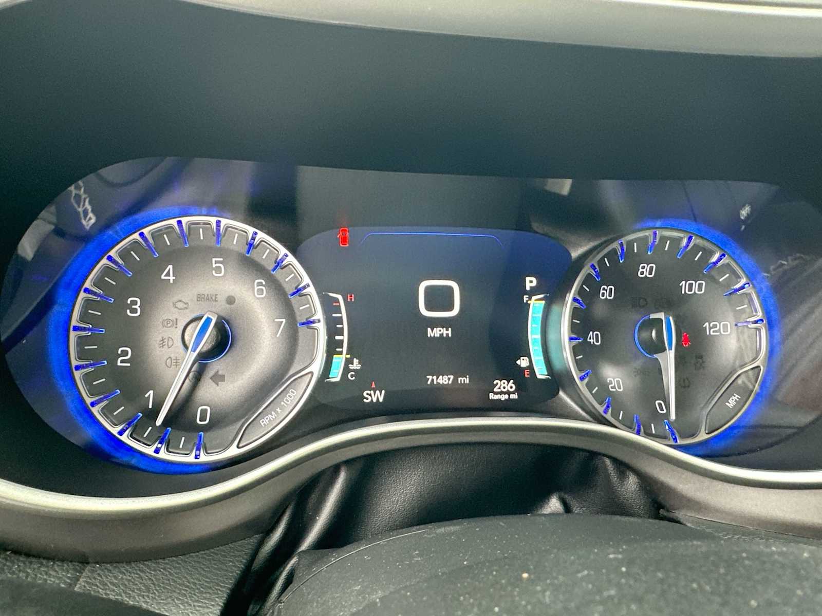 Thumbnail: 2022 Chrysler Pacifica - 19