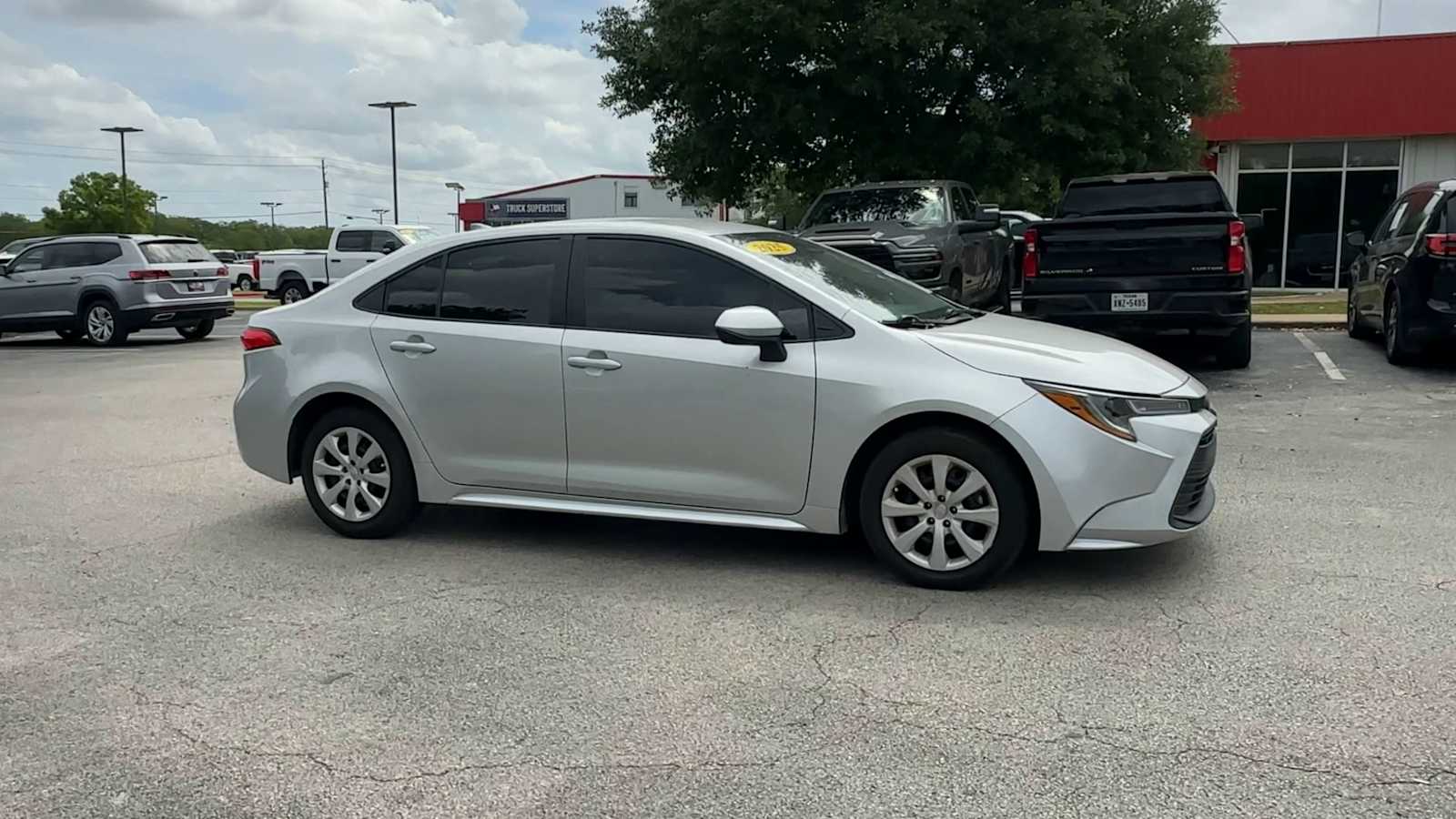 Thumbnail: 2025 Toyota Corolla - 9