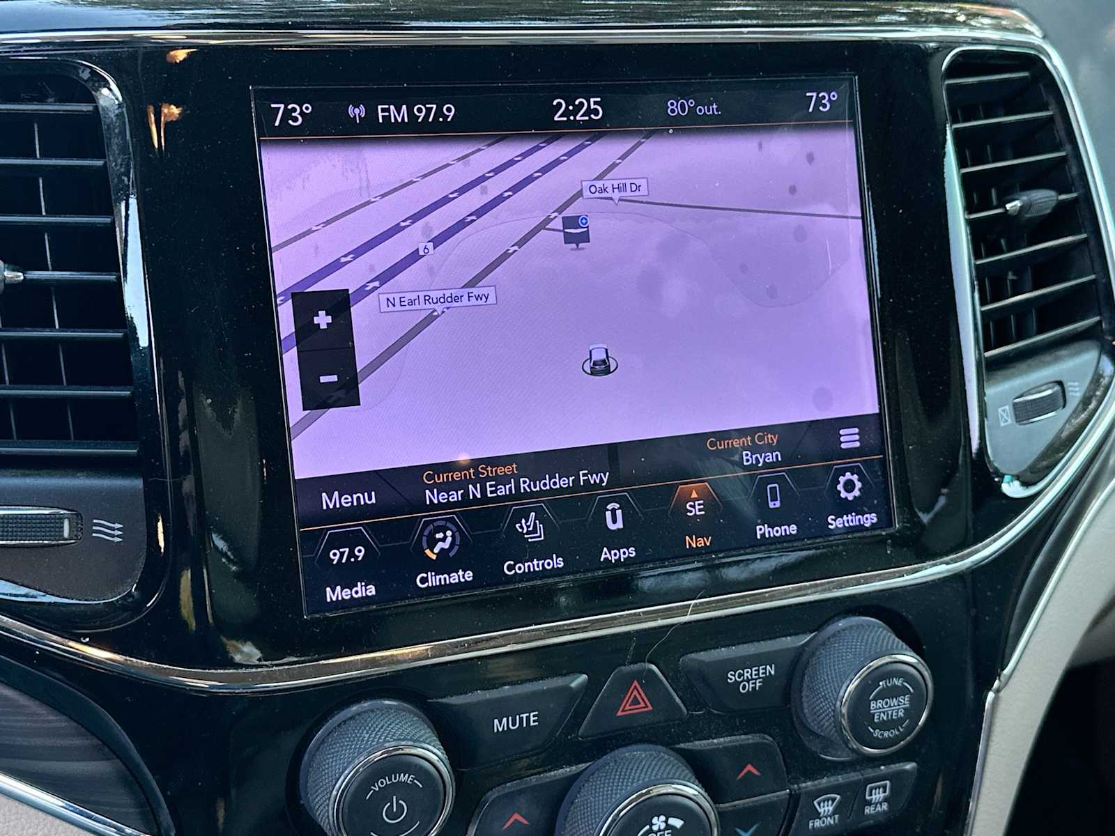 Thumbnail: 2020 Jeep Grand Cherokee - 20