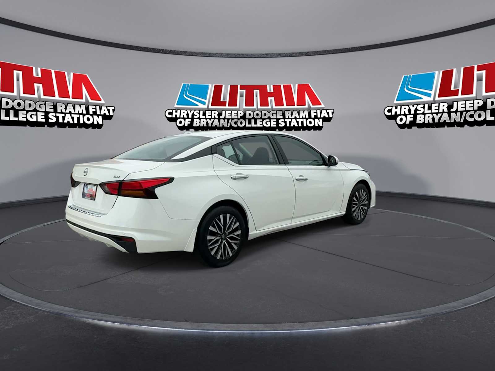 Thumbnail: 2023 Nissan Altima - 8