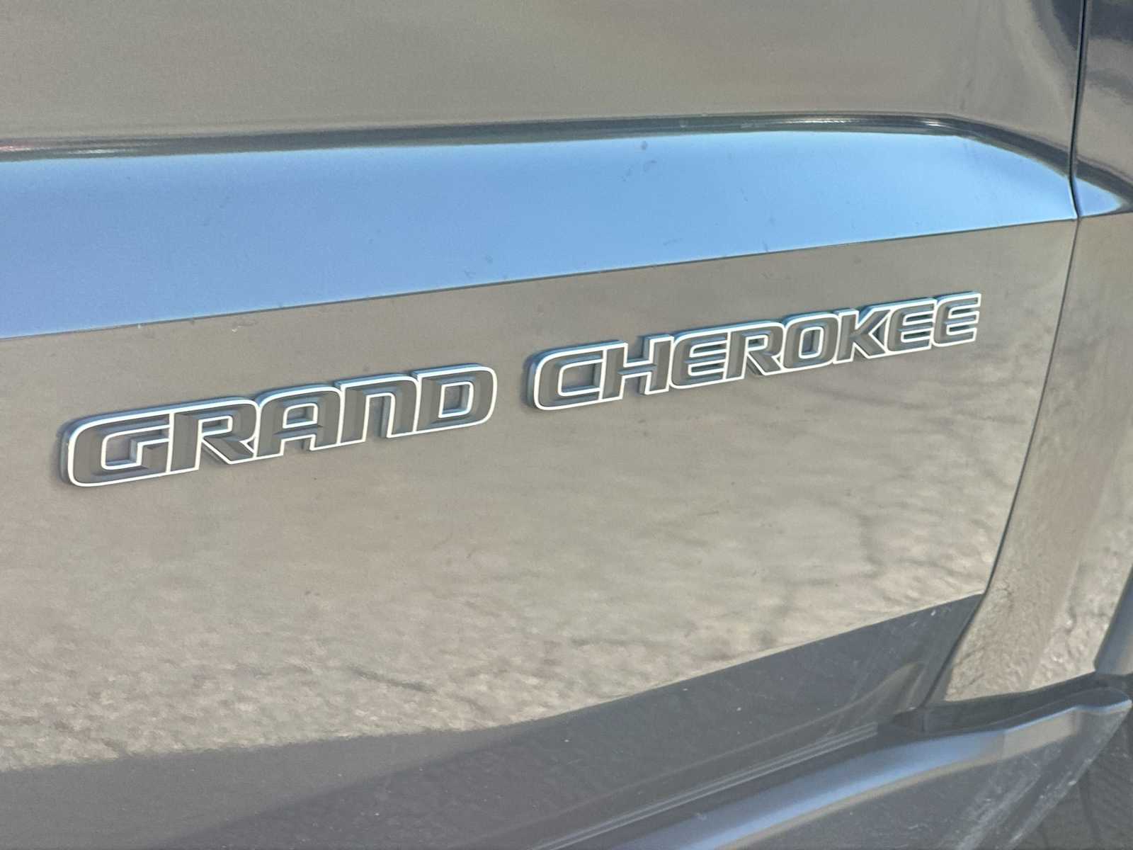 Thumbnail: 2020 Jeep Grand Cherokee - 15