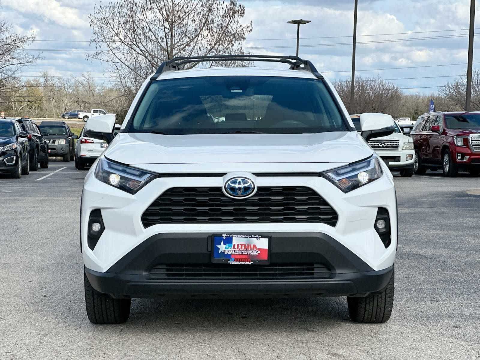 Thumbnail: 2023 Toyota RAV4 - 10