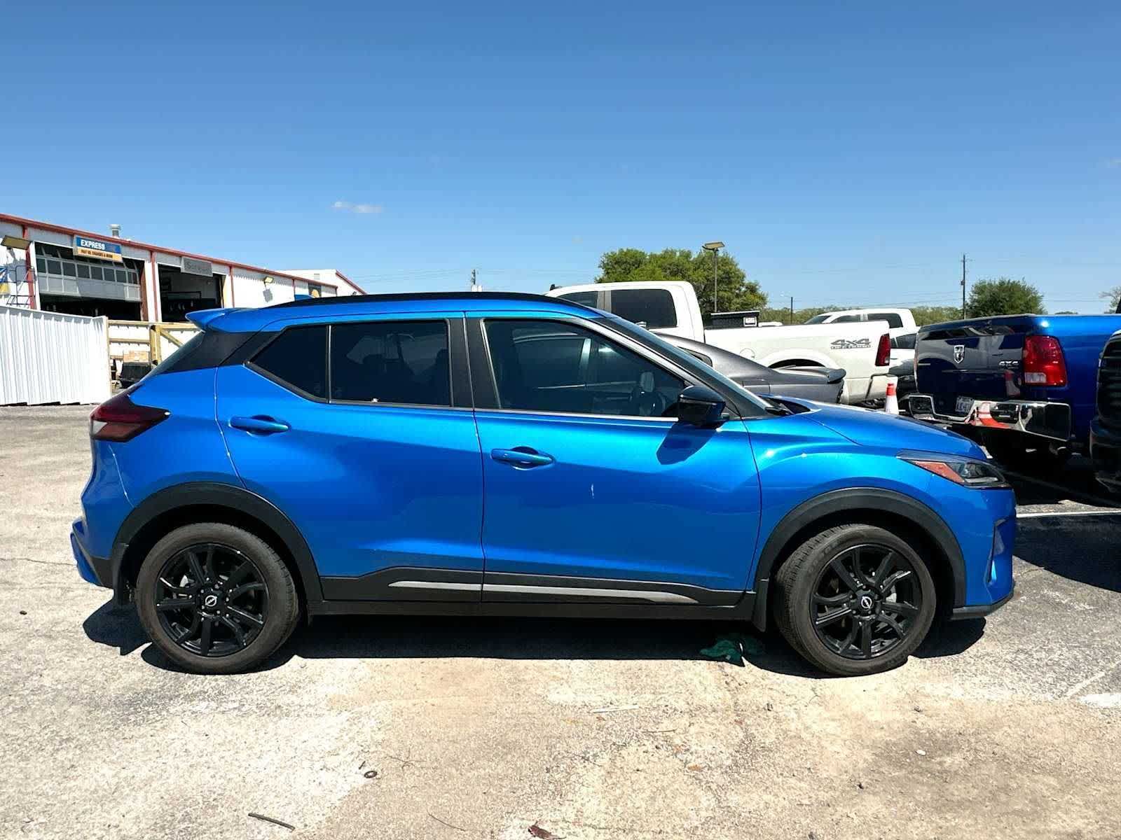 Thumbnail: 2022 Nissan Kicks - 3