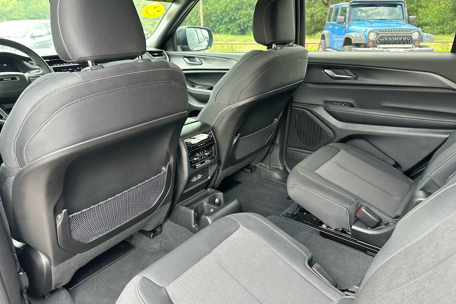 2024 Jeep Grand Cherokee L Laredo 24