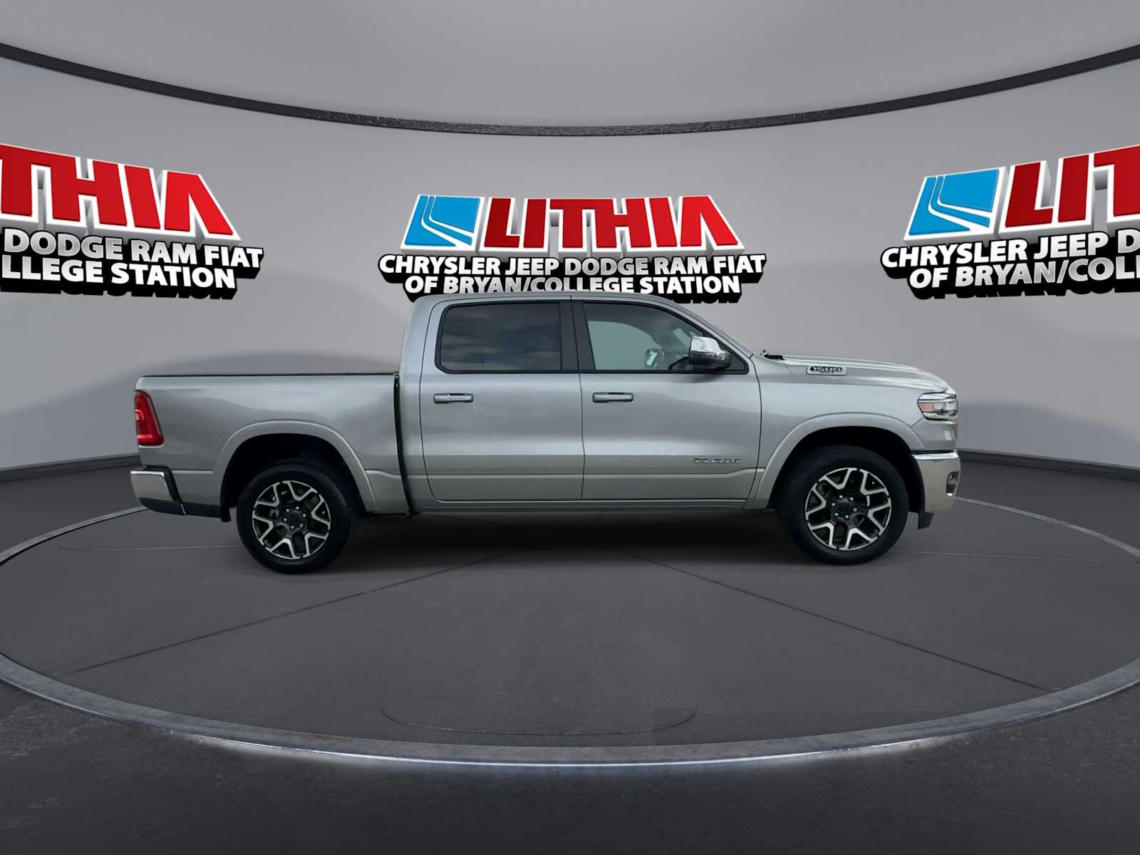 Thumbnail: 2025 RAM 1500 - 9