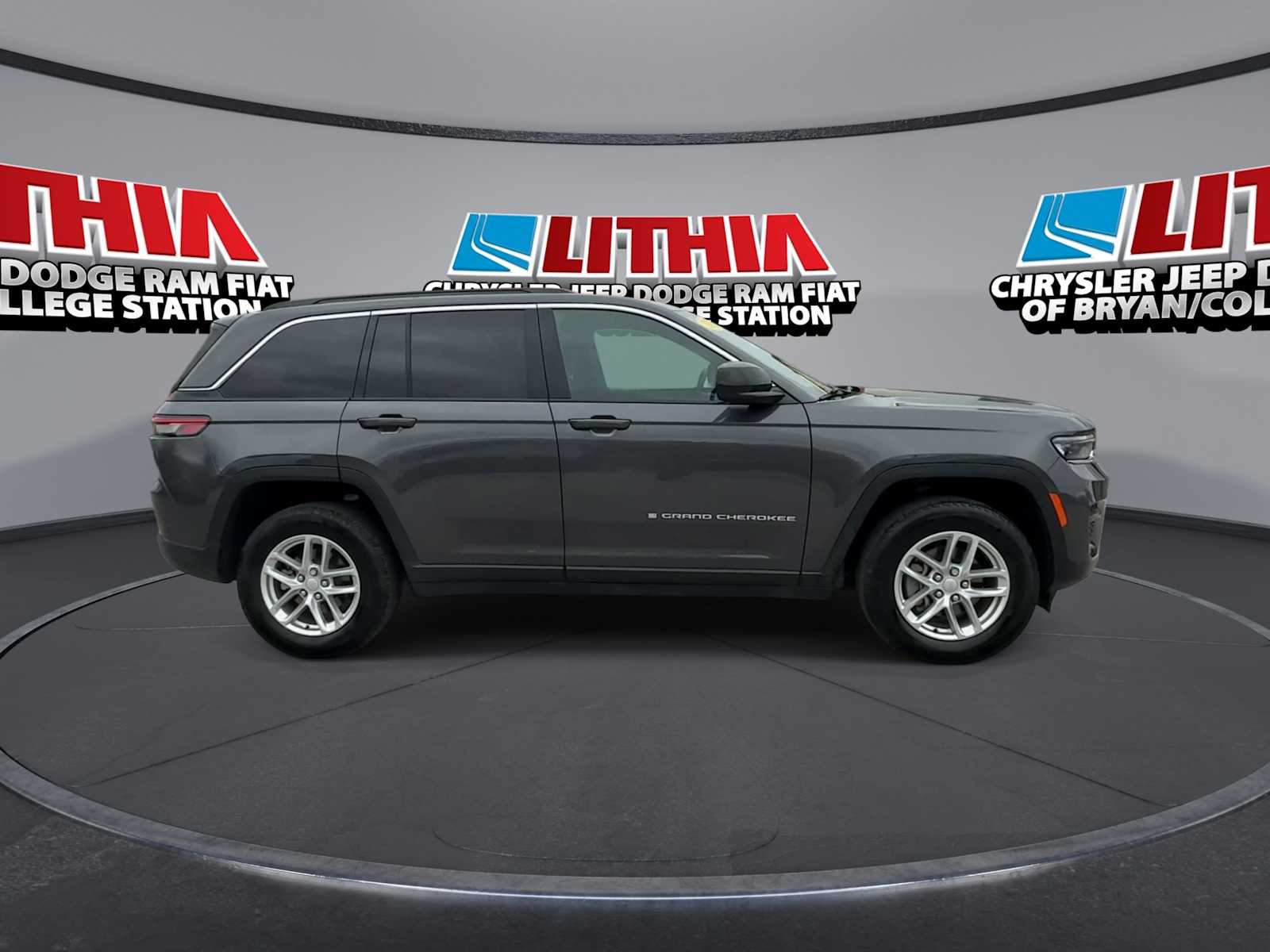 Thumbnail: 2024 Jeep Grand Cherokee - 9