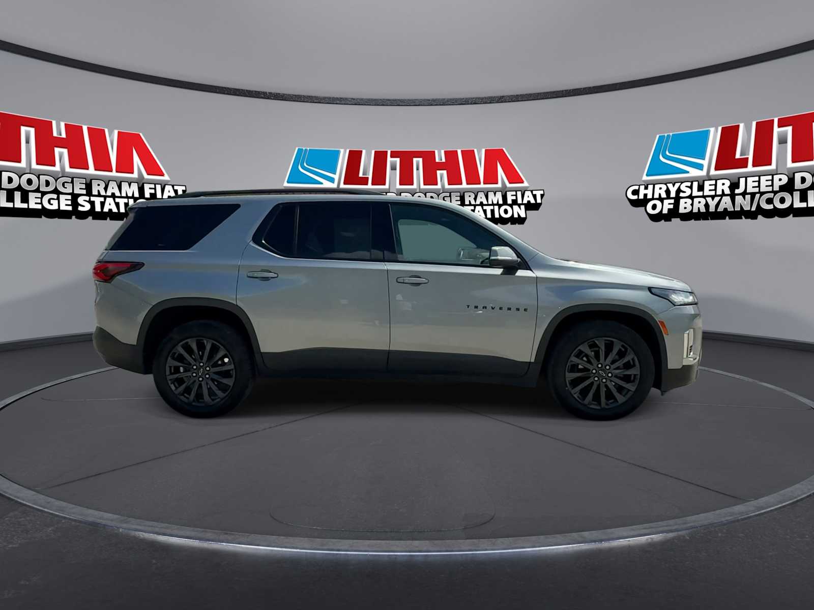 Thumbnail: 2023 Chevrolet Traverse - 9