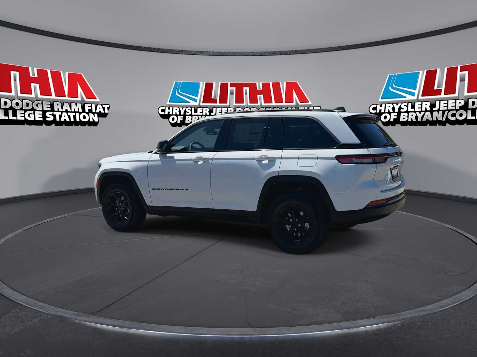 Thumbnail: 2026 Jeep Grand Cherokee - 6