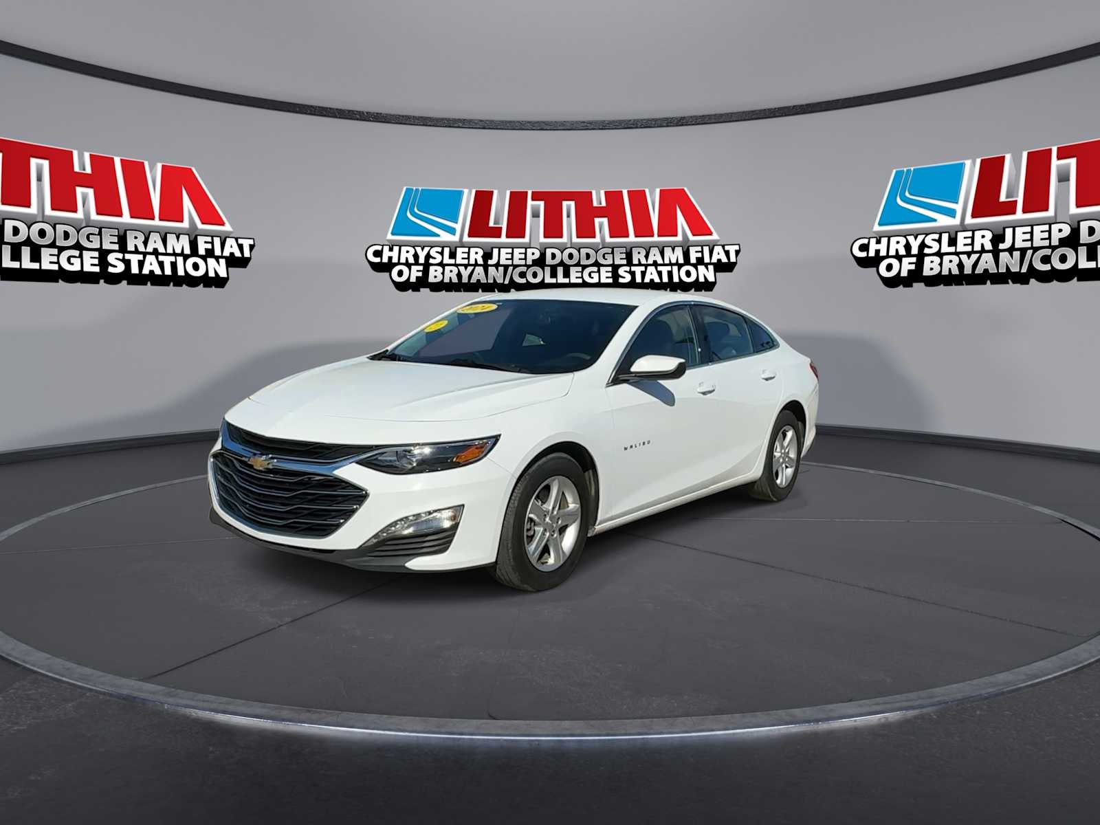 Thumbnail: 2024 Chevrolet Malibu - 3