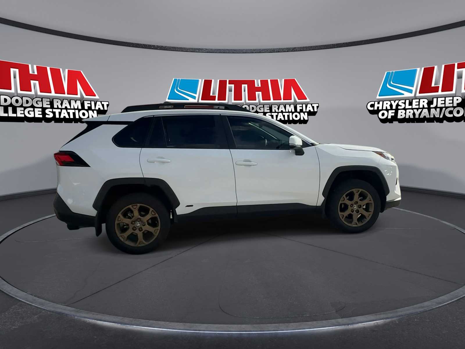 Thumbnail: 2023 Toyota RAV4 - 8