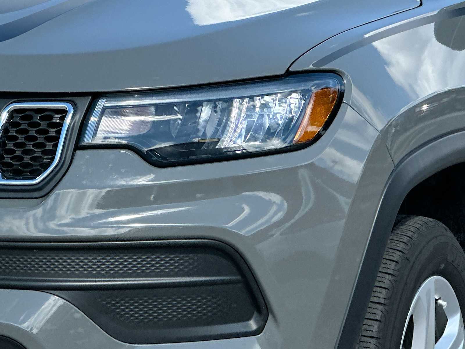 Thumbnail: 2023 Jeep Compass - 16