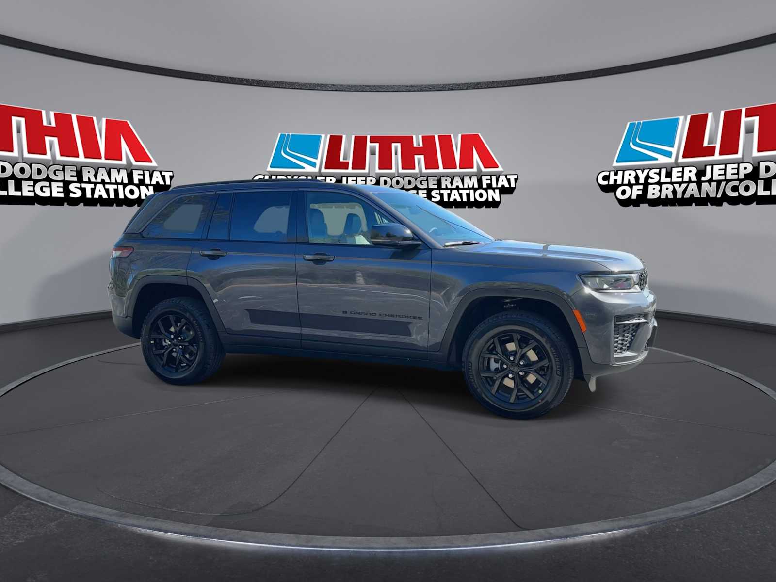 Thumbnail: 2026 Jeep Grand Cherokee - 9