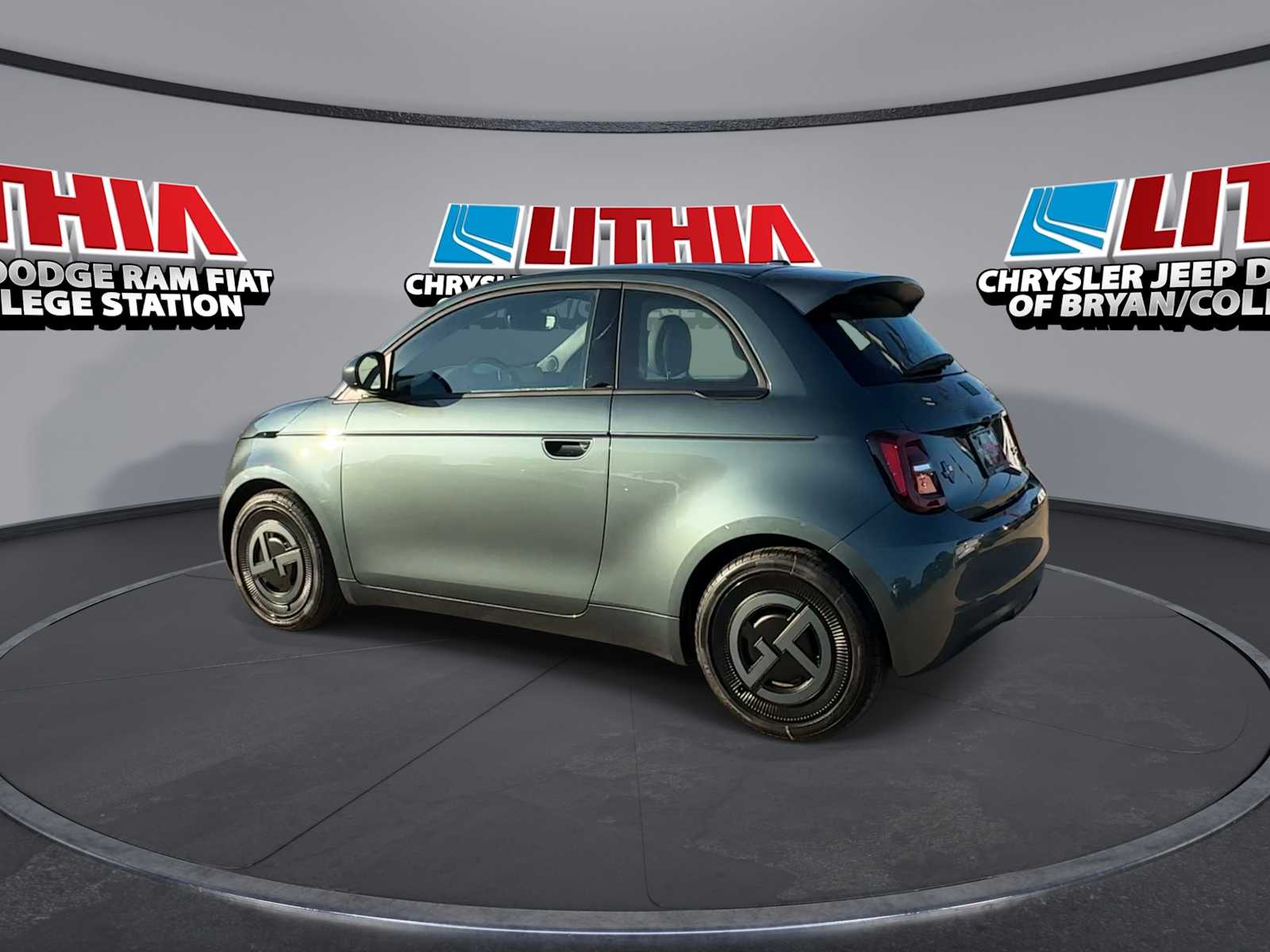 Thumbnail: 2025 Fiat 500e - 6