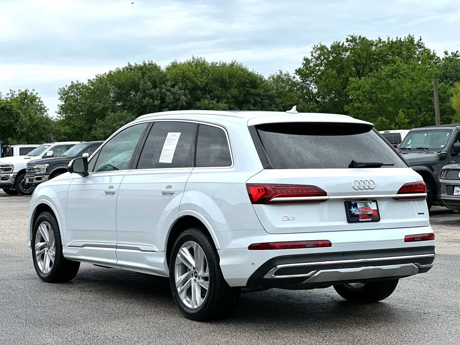 Thumbnail: 2023 Audi Q7 - 13