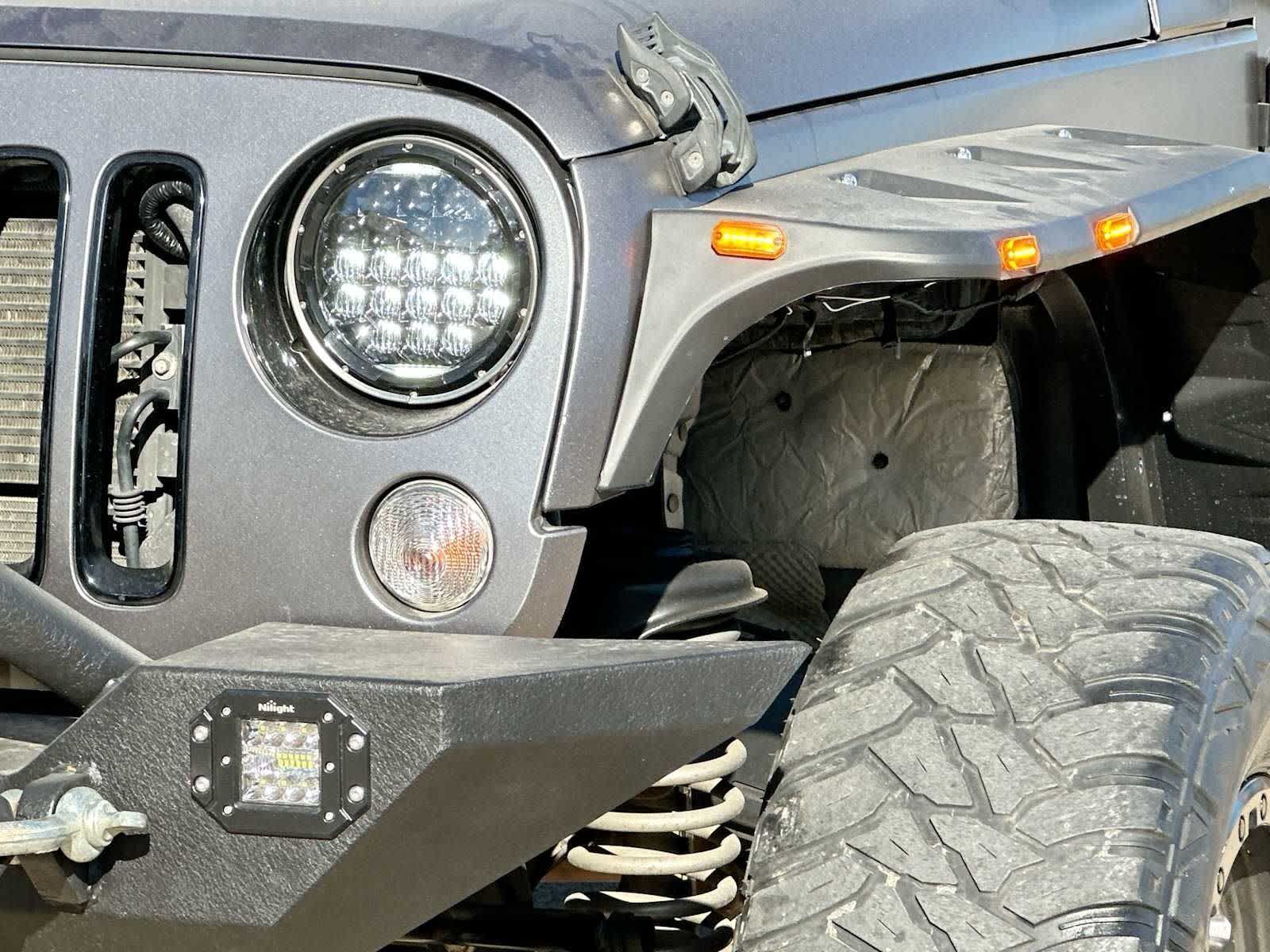 Thumbnail: 2016 Jeep Wrangler - 16