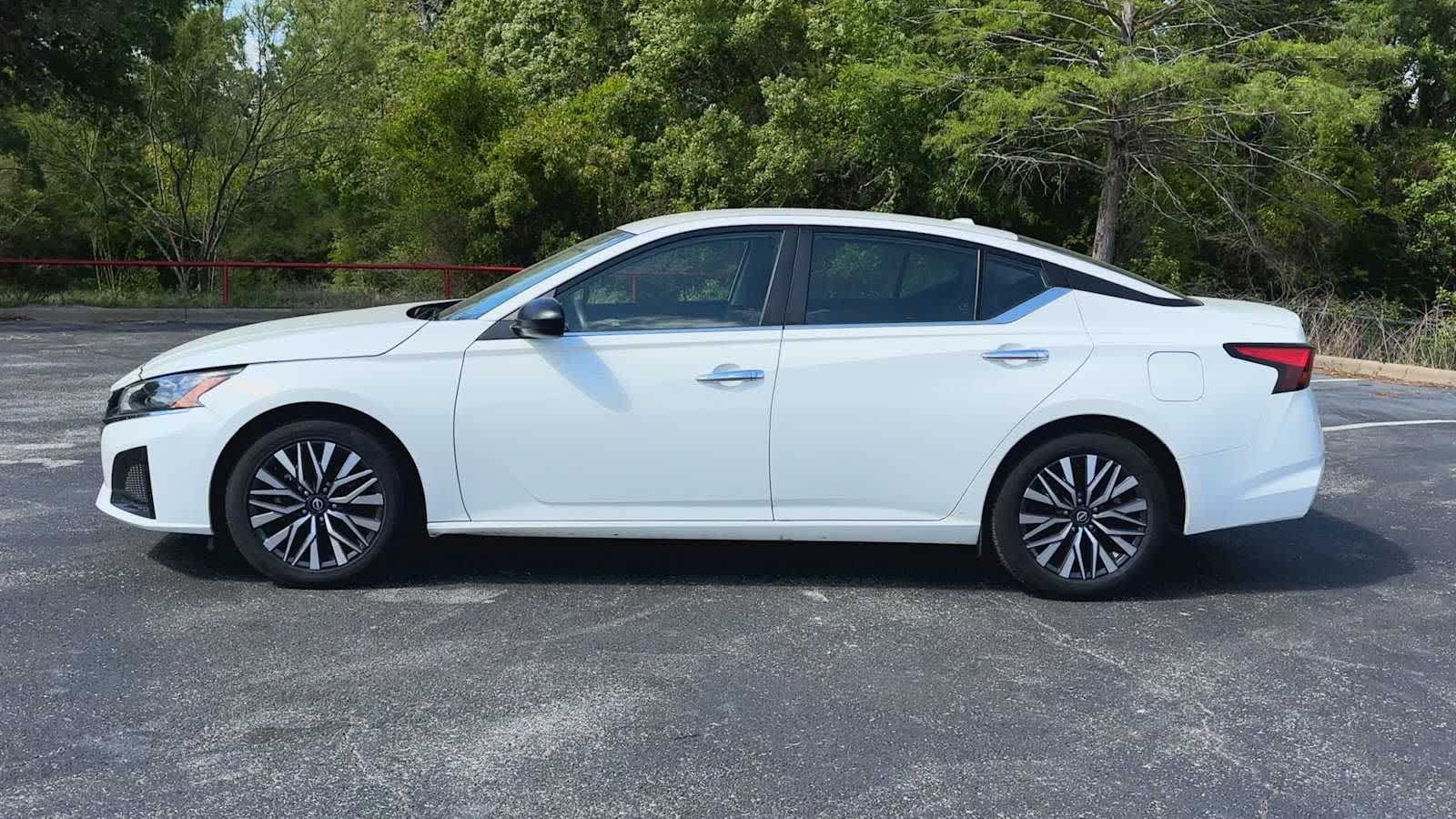 Thumbnail: 2025 Nissan Altima - 5