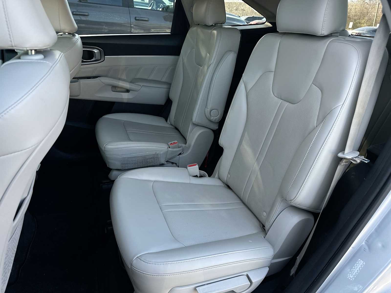 Thumbnail: 2022 Kia Sorento - 23