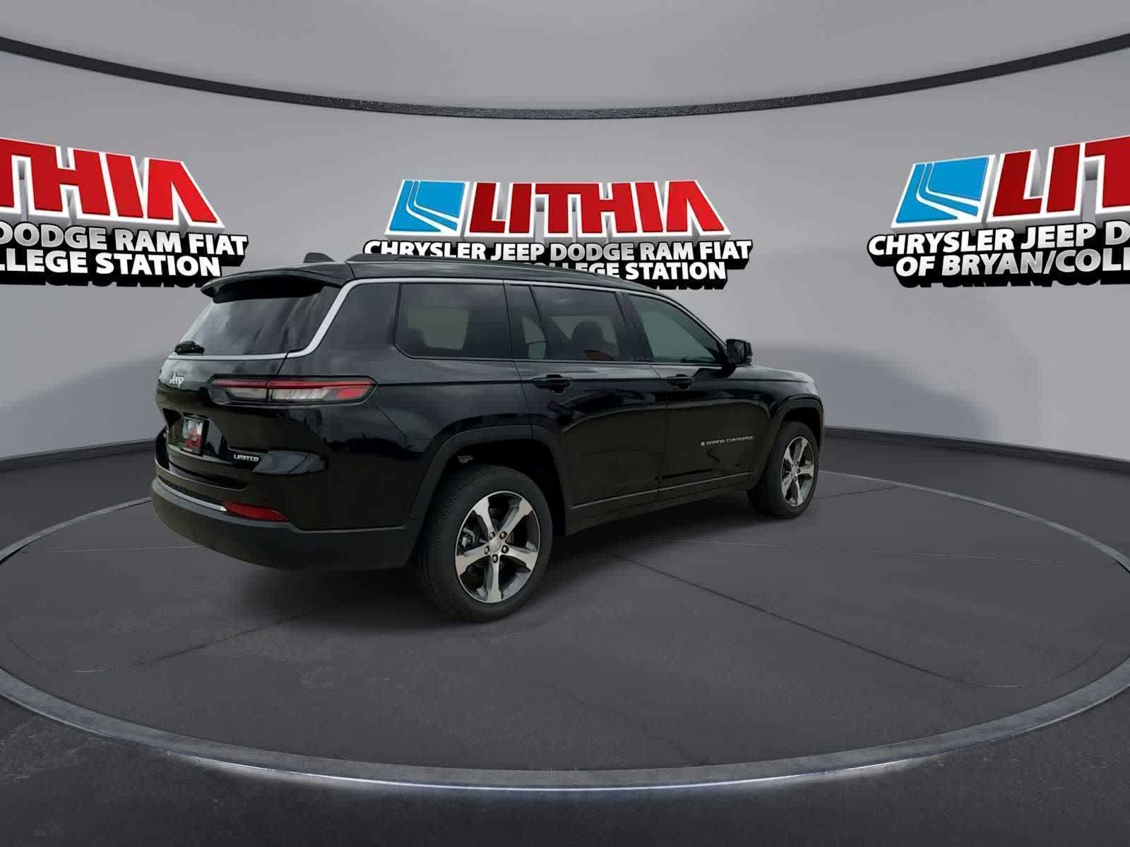 Thumbnail: 2026 Jeep Grand Cherokee - 8