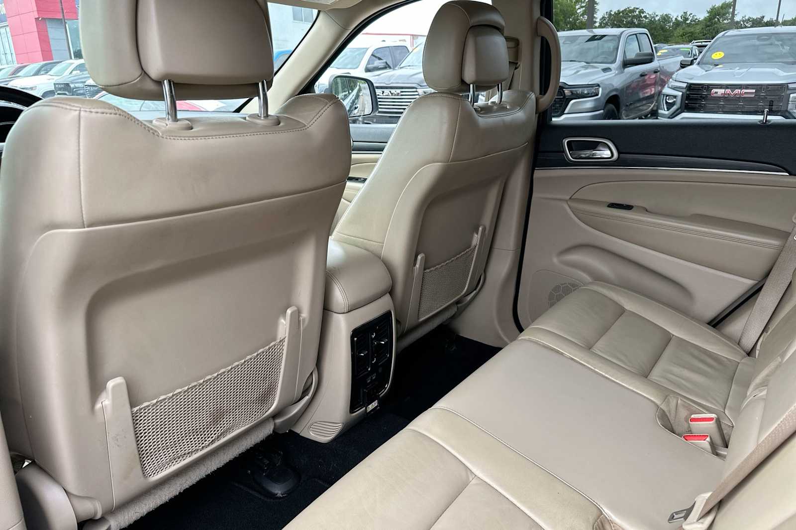 Thumbnail: 2021 Jeep Grand Cherokee - 24