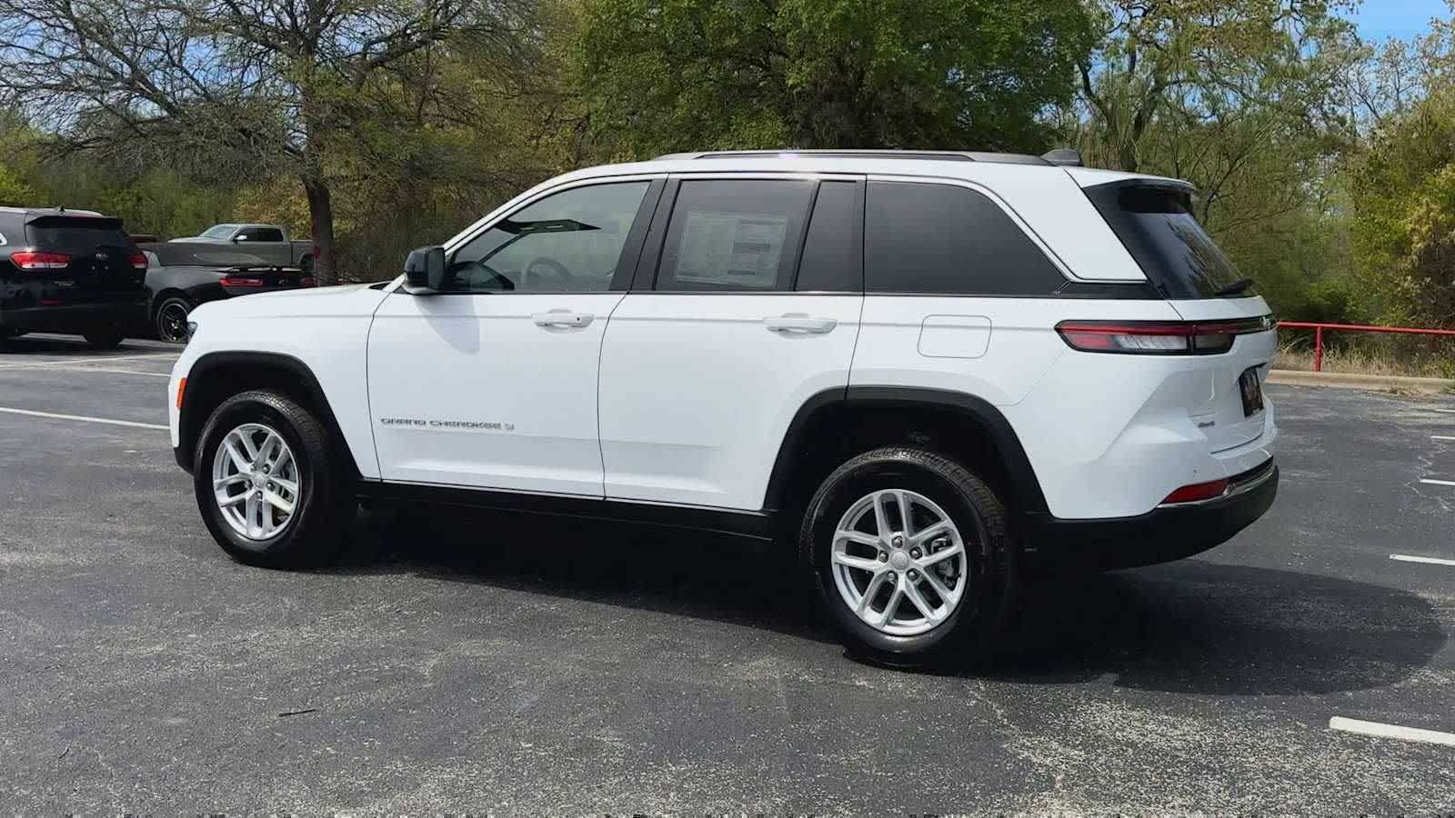 Thumbnail: 2026 Jeep Grand Cherokee - 6