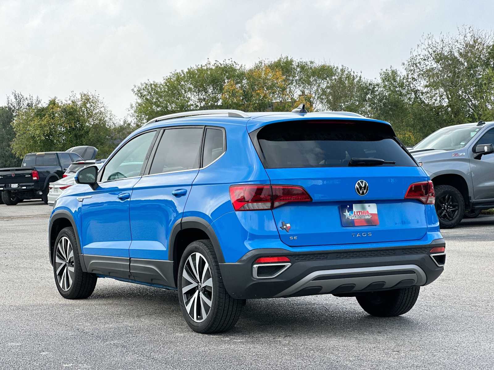 Thumbnail: 2023 Volkswagen Taos - 13