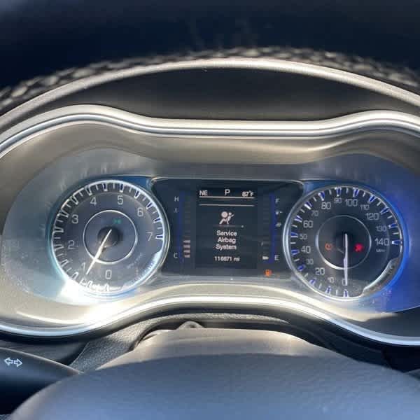 Thumbnail: 2015 Chrysler 200 - 3