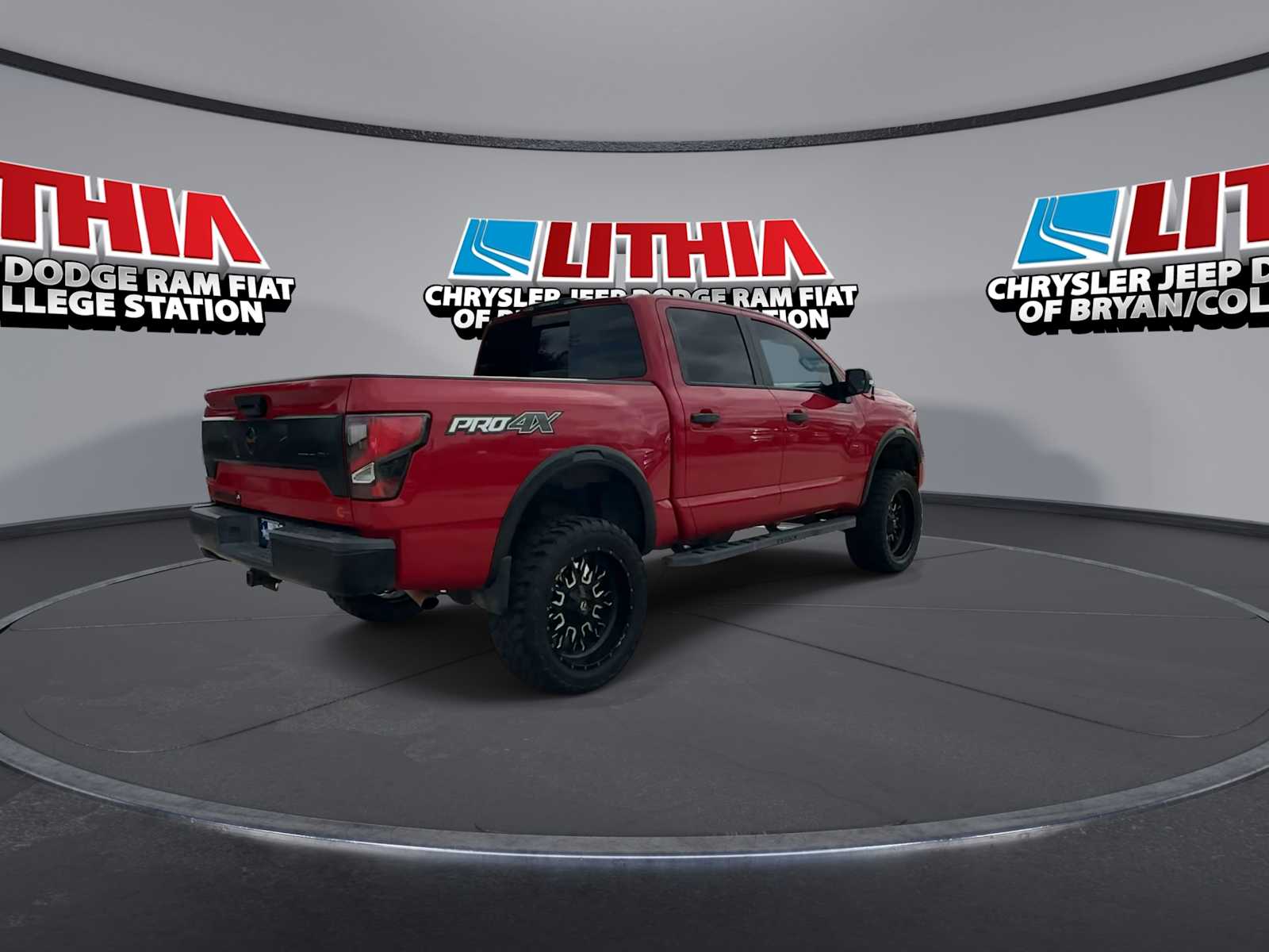 Thumbnail: 2020 Nissan Titan - 8