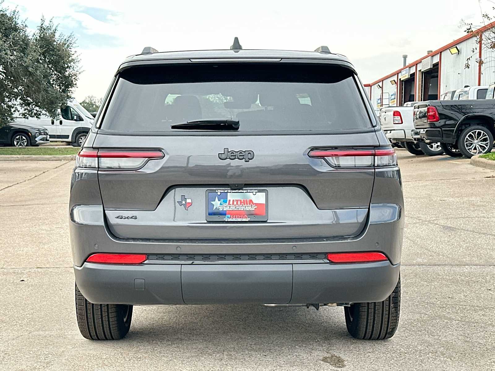 Thumbnail: 2025 Jeep Grand Cherokee - 14