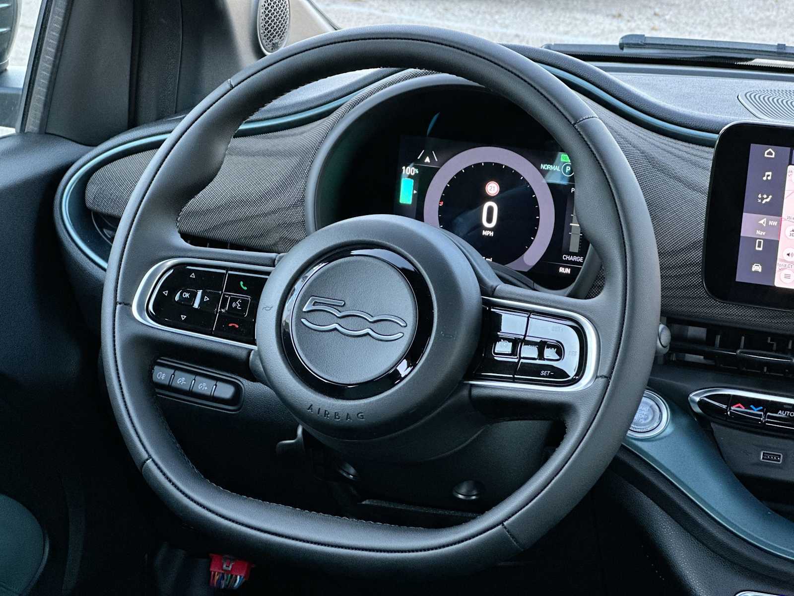 Thumbnail: 2025 Fiat 500e - 27