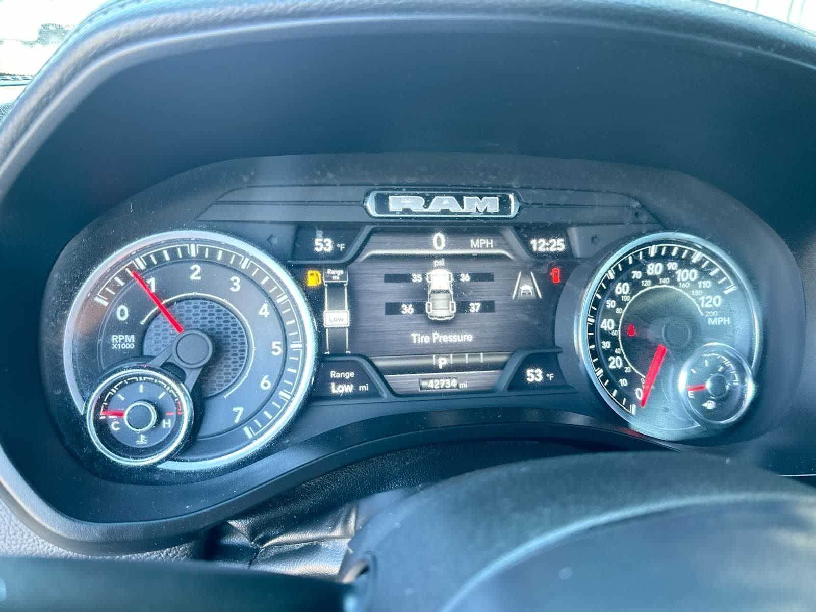 Thumbnail: 2025 RAM 1500 - 19