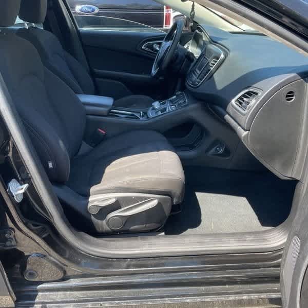 Thumbnail: 2015 Chrysler 200 - 4