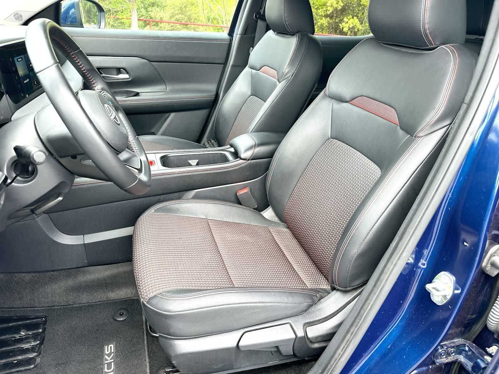 Thumbnail: 2025 Nissan Kicks - 17