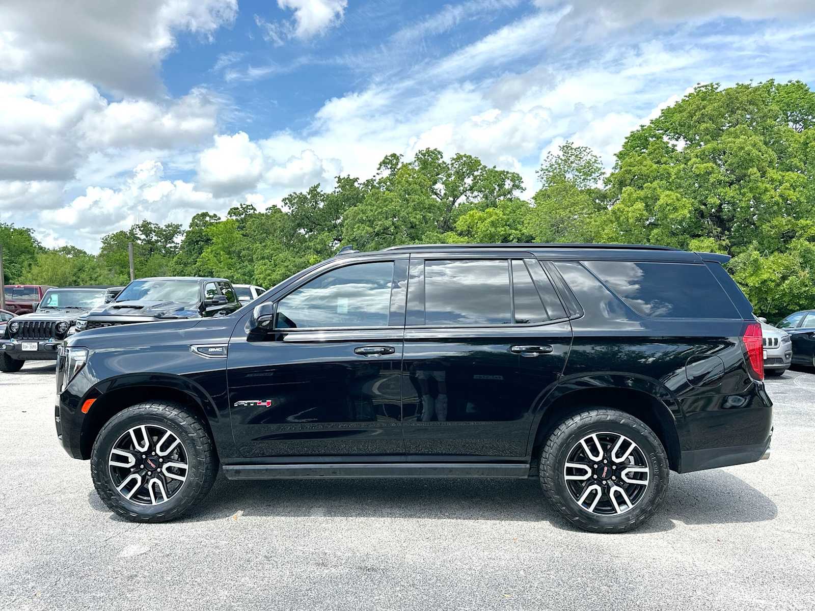 Thumbnail: 2023 GMC Yukon - 12