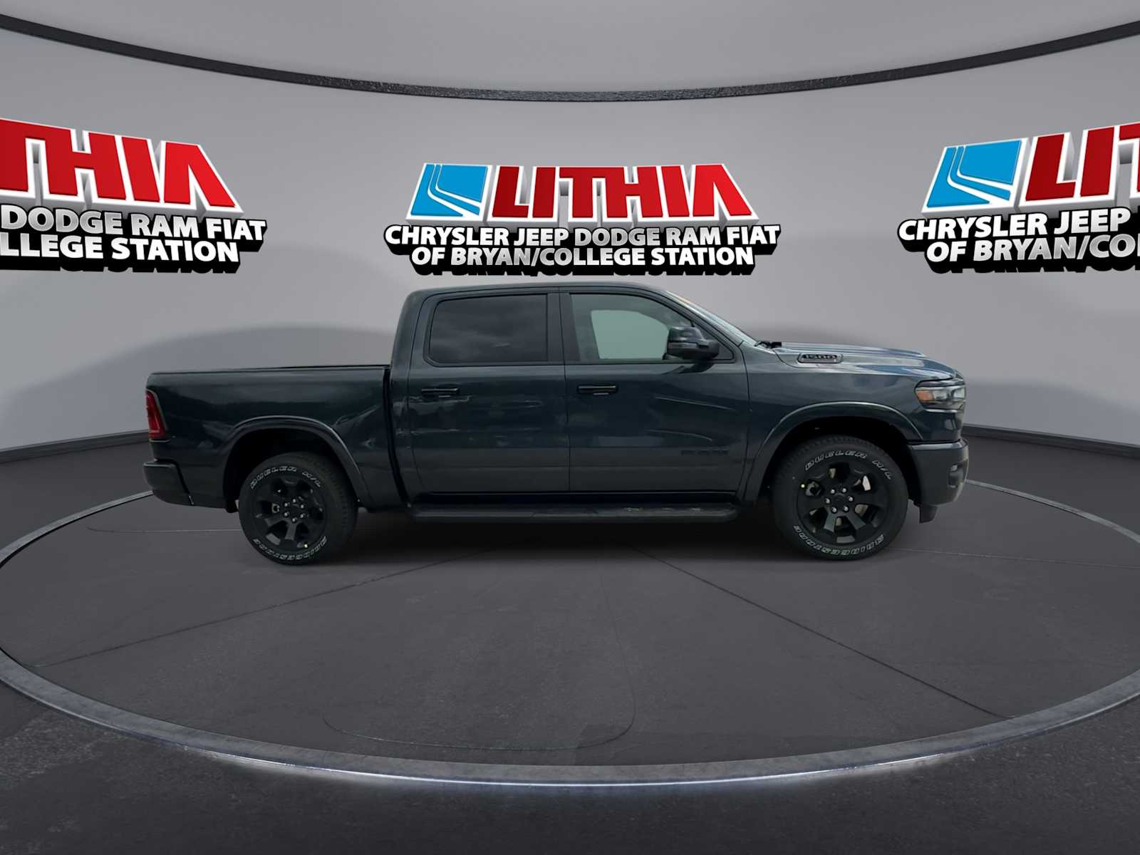 Thumbnail: 2026 RAM 1500 - 9