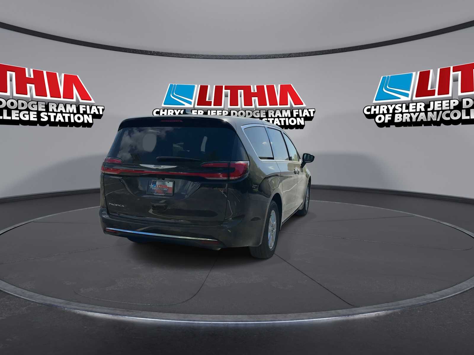 Thumbnail: 2026 Chrysler Pacifica - 7