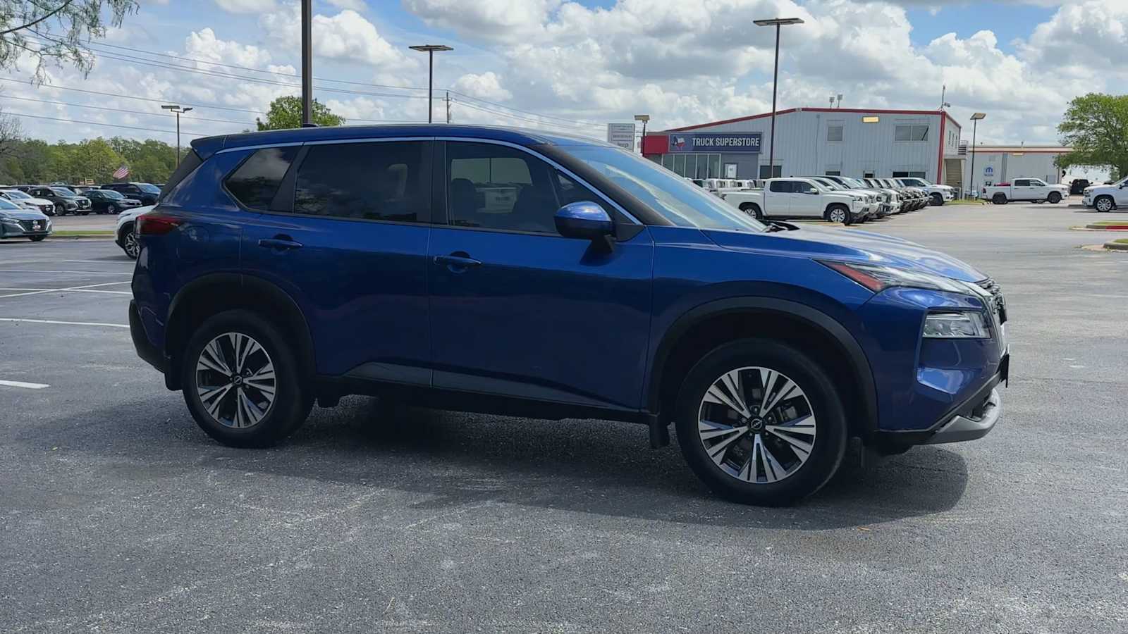 Thumbnail: 2023 Nissan Rogue - 9