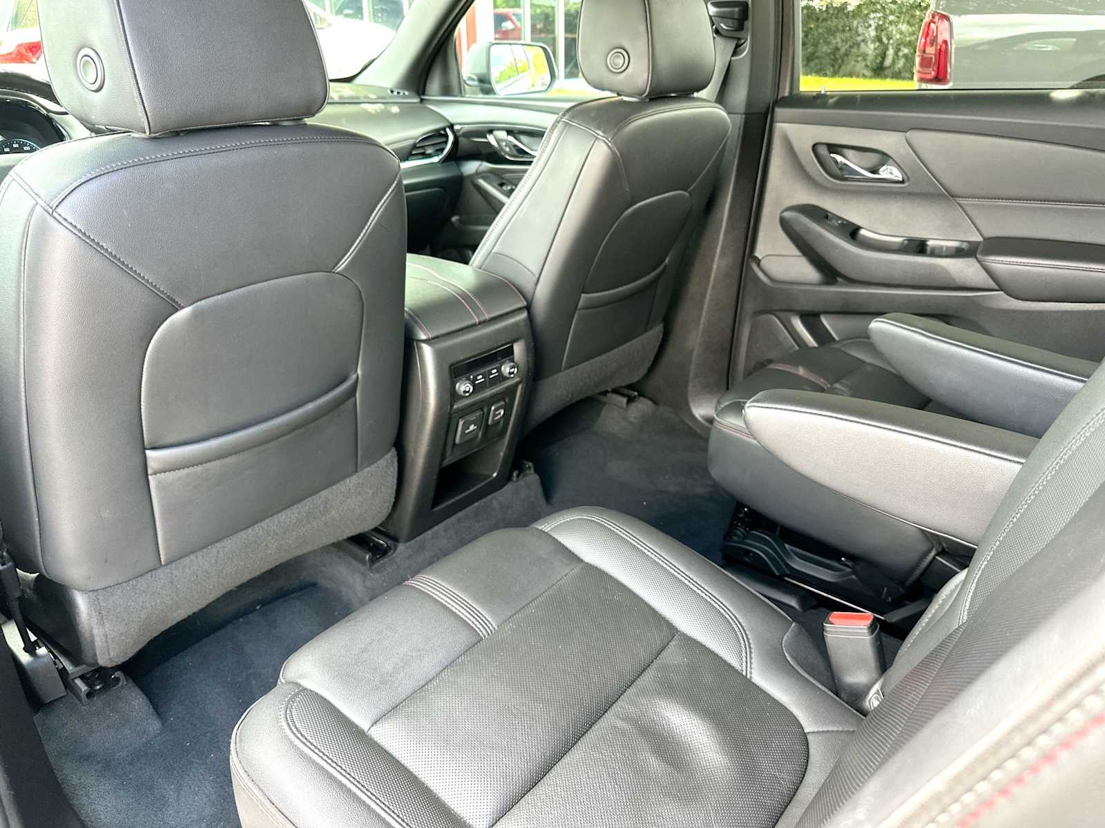 Thumbnail: 2023 Chevrolet Traverse - 24