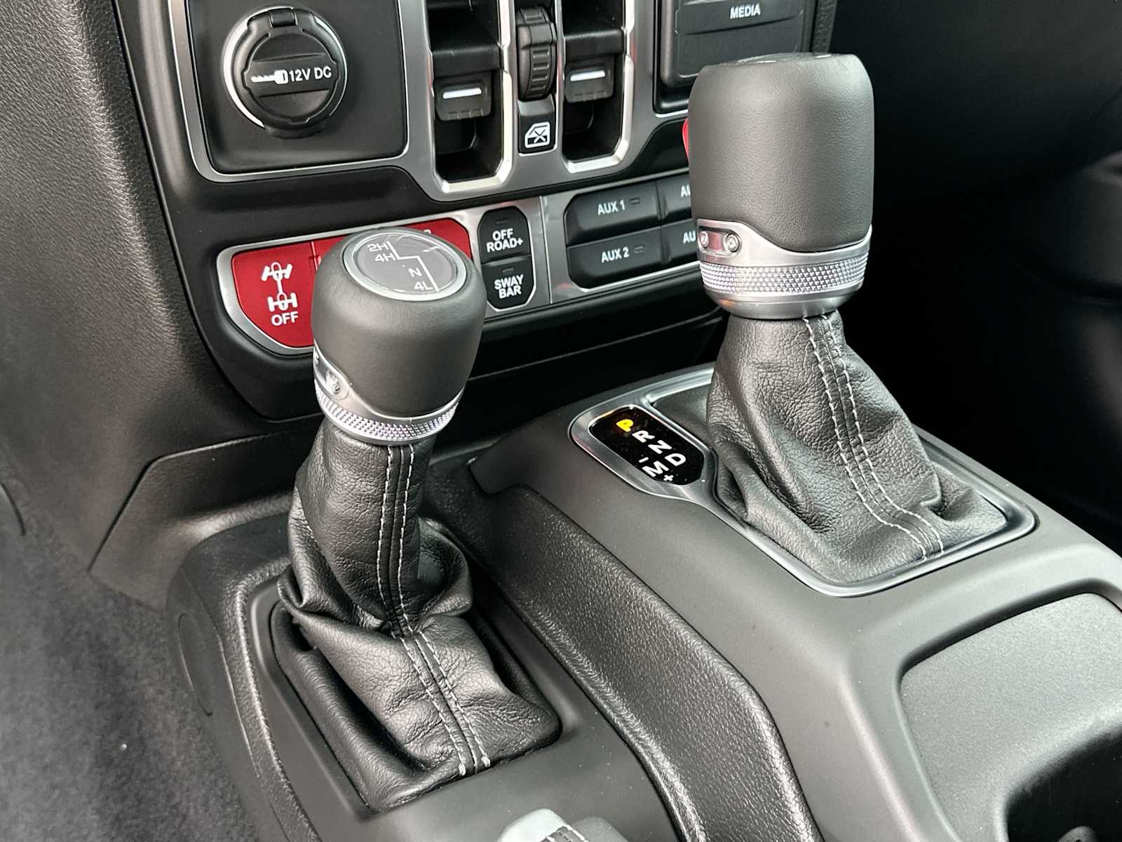 Thumbnail: 2025 Jeep Gladiator - 21